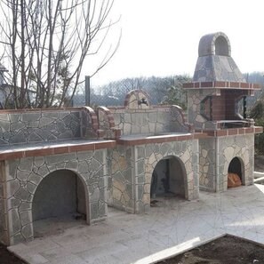 Set di mobili da giardino, tradizionale (barbecue medio, carbone/legno, tavolo, lavello) - pietra poligonale, mattone
