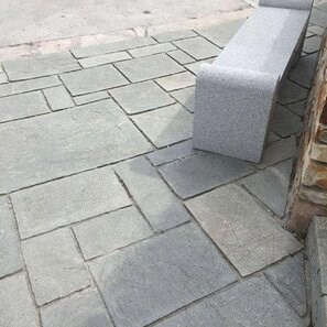 Ardesia Kavala tagliata a mano modello romano Natur, 2.5-4.5 cm