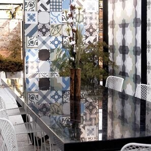Piano d'appoggio in Labradorite Extra Blue Polisat, 315 x 100 x 5 cm - Progetto speciale