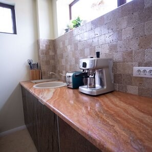 Controsoffitto in travertino lucido Peach, 250 x 65 x 3 cm