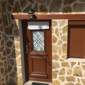 Faccia di roccia poligonale in calcare - giallo rustico | Placari verticali, per esterni-interni (20mp/pallet)