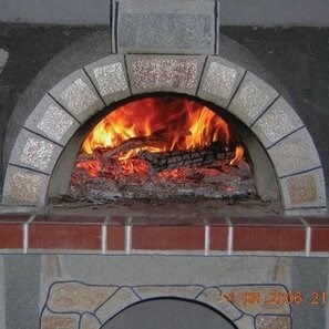 Forno tradizionale da giardino (Carbone/Legno, 170 x 120 x 145 cm, pietra poligonale di Rhodos, mattoni)