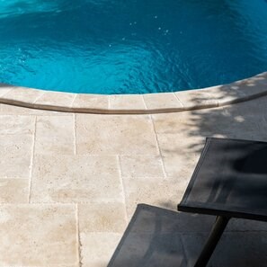 Travertino Classic French Pattern Set Spazzolato e Daltuit, 3 cm