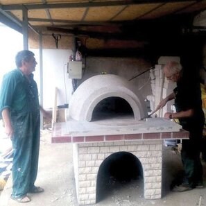 Barbecue + Forno integrato Mediteraneo (Carbone/Legno, 208x120x155 cm, 1200 kg, pietra naturale Rhodos, mattone)