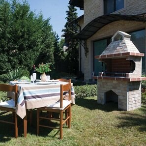 Barbecue mediterraneo medio da giardino (Carbone/Legno, 120x70x210 cm, pietra naturale Rhodos, mattone)