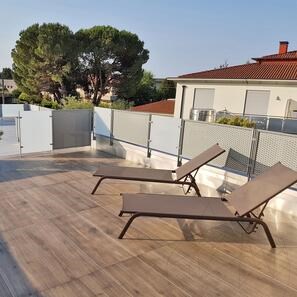 Pietra sinterizzata L'ALTRA PIETRA Harena Holz Marrone, 40 X 120 X 2 cm, R11 - Antiscivolo per uso esterno