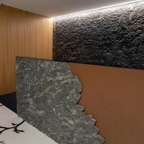 Lastra in Granito Kosmus Silver Lava Design 2CM