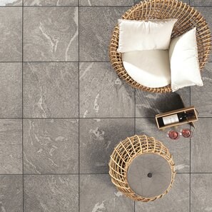 Pietra sinterizzata L'ALTRA PIETRA Colosseo Grigioni, 60 X 60 X 2 cm, R11 - Antiscivolo per uso esterno