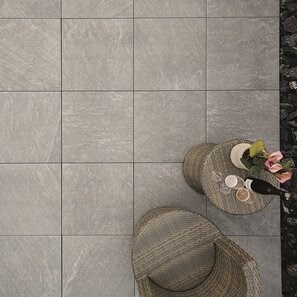 Pietra sinterizzata L'ALTRA PIETRA Colosseo Silvergrau, 60 X 60 X 2 cm, R11 - Antiscivolo per uso esterno