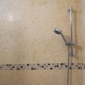 Limestone Sunny Dream Polished, 61 x 30,5 x 1,2 cm (rivestimento interno)