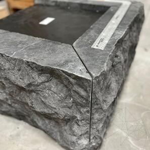 Parete rocciosa di marmo della tundra