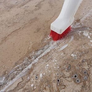 LTP Profesional Claw Red Brush - Perfetto per gli angoli più difficili o per le fughe.