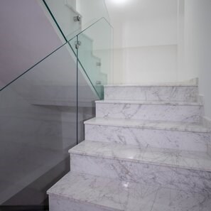 Marmo Volakas levigato 2 cm - Piani, gradini, smalti e pezzi personalizzati