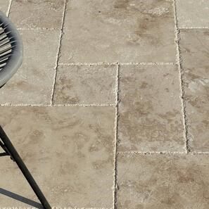 Travertino Classic Cross Cut, Riempito, Spazzolato & Bordo Scalpellato, Set Pattern Francese 1,2 cm