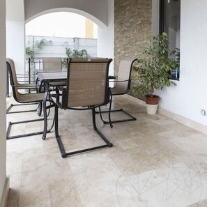 Travertino Classic Cross Cut French Pattern Set Spazzolato, 1,2 cm