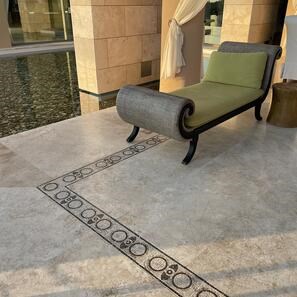 Travertino levigato Classic PREMIUM a taglio incrociato, 122 x 61 x 1,2 cm