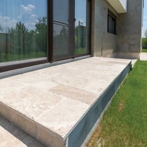 Travertino Classic Cross Spazzolato e Daltuit, 61 x 40,6 x 3 cm