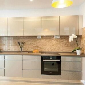 Travertino Latte PREMIUM Polisat, 60 x 30 x 2 cm