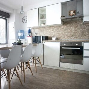 Travertino Latte PREMIUM Polisat, 61 x 61 x 1,2 cm