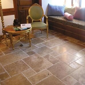 Travertino Walnut Cross Cut French Pattern Set Spazzolato e Daltuito, 1,2 cm