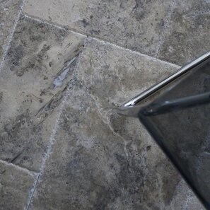 Set di croci in travertino argentato con motivo francese, spazzolato e cesellato, 1,2 cm