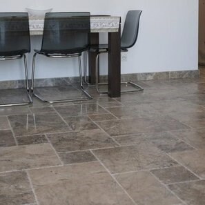 Set di croci in travertino argentato con motivo francese, spazzolato e cesellato, 1,2 cm