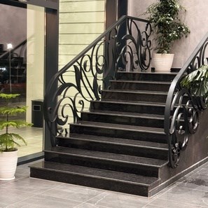 Granito Black Pearl Polisat 2 cm - Piani, gradini, smalti e parti personalizzate