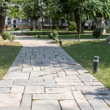Ardesia Kavala tagliata a mano modello romano Natur, 2.5-4.5 cm