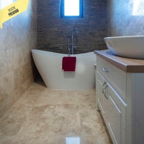 Classic PREMIUM Travertino lucido a taglio incrociato, 61 x 30,5 x 1,2 cm