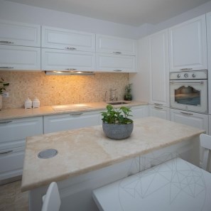 Piano di lavoro in travertino Classic Polisat, 250 x 65 x 3,2 cm